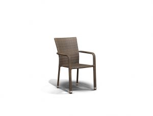 Классический стул Руджо из искусственного ротанга с удобными подлокотниками